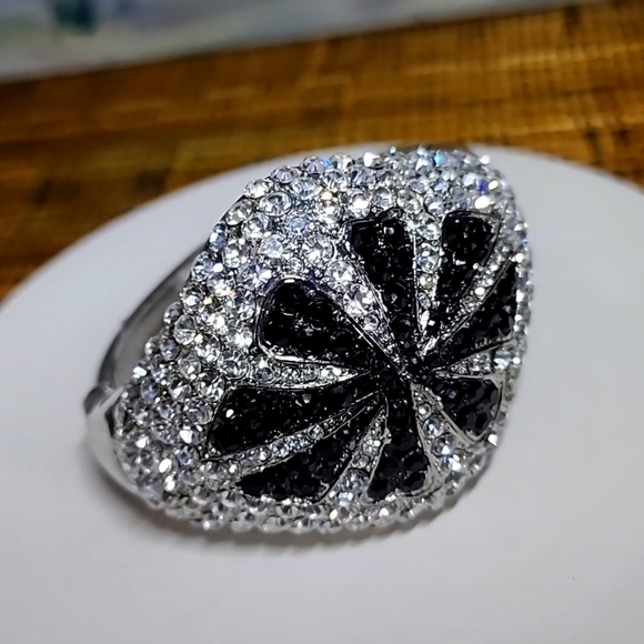 Vintage Chunky Hinge / Clamper Dome Bracelet with Black Clear Crystal … - Picture 1 of 8